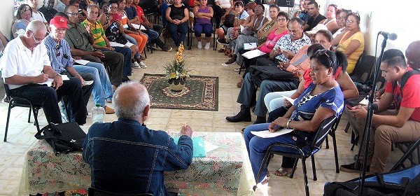 El_Che_pone_a_meditar_Pastor_1