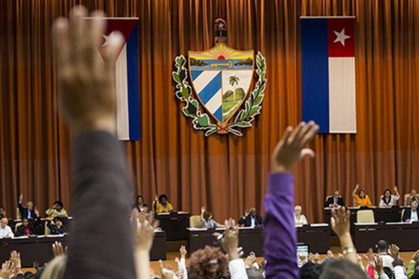 Comienza este martes trabajo en comisiones del Parlamento cubano