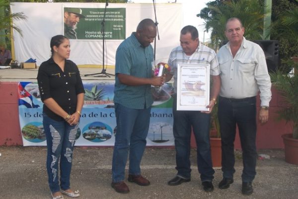 Entregan premios por el Día de la Ciencia en Ciego de Ávila