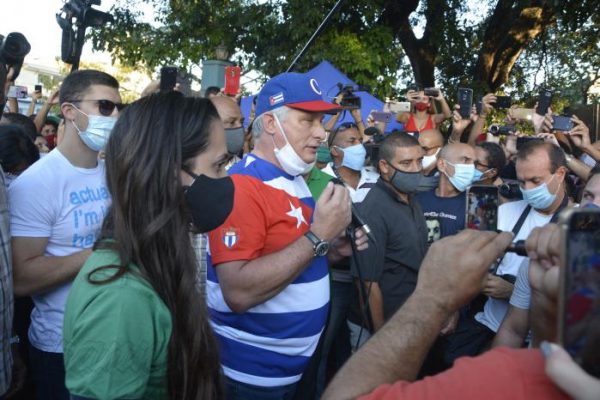 El pueblo está en la calle en defensa de su Revolución