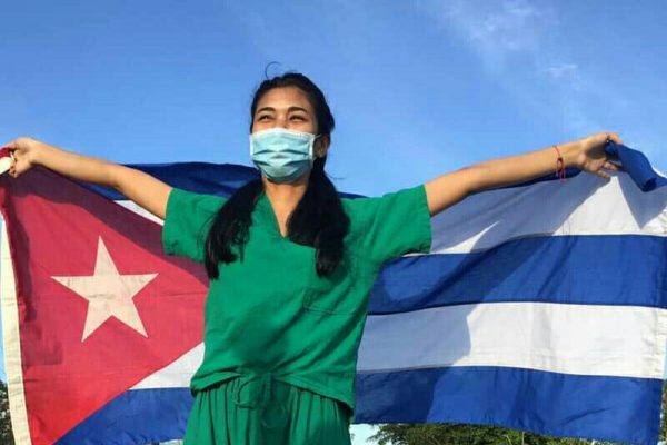 A la Patria se le canta con el corazón puro